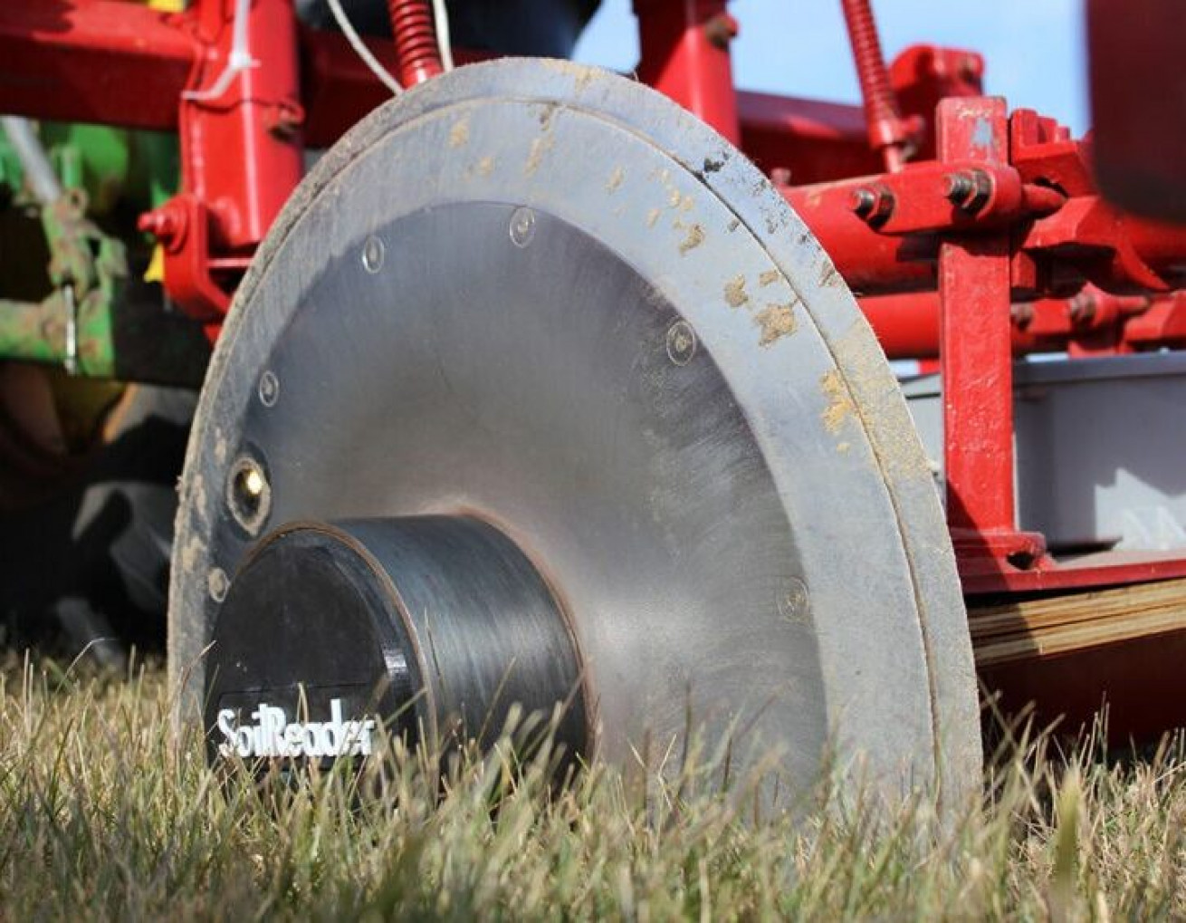 SoilReader – універсальний дослідник ґрунту - iFarming SoilReader – це технологія аналізу ґрунту в реальному часі за допомогою спектрометрії у видимому та ближньому інфрачервоному діапазоні спектра (VNIRS)